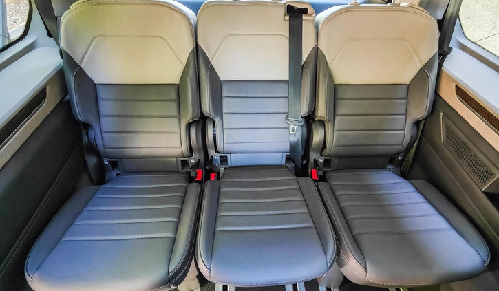 Volkswagen Multivan cena 259900 przebieg: 86230, rok produkcji 2022 z Częstochowa małe 379